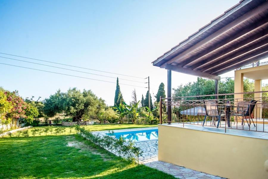 Villa Irida Afrato Luaran gambar